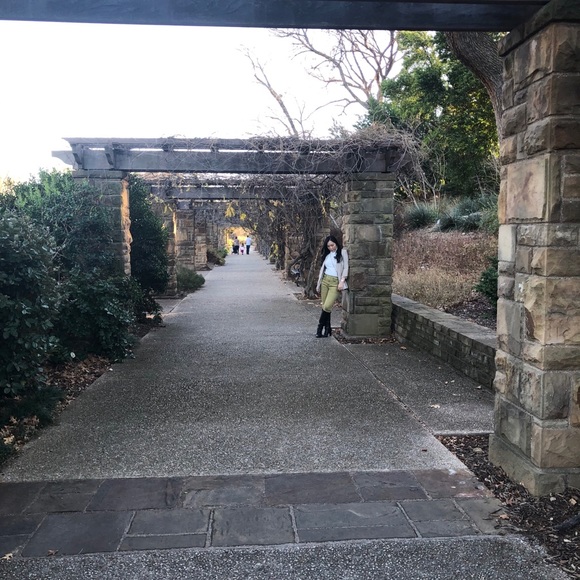 Meet your Posher, Ngoc - Picture 1 of 1